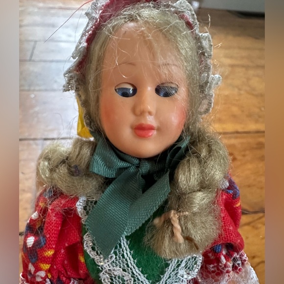 Vintage European Blinky Doll - Picture 4 of 4